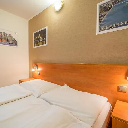Easy Star Budapest